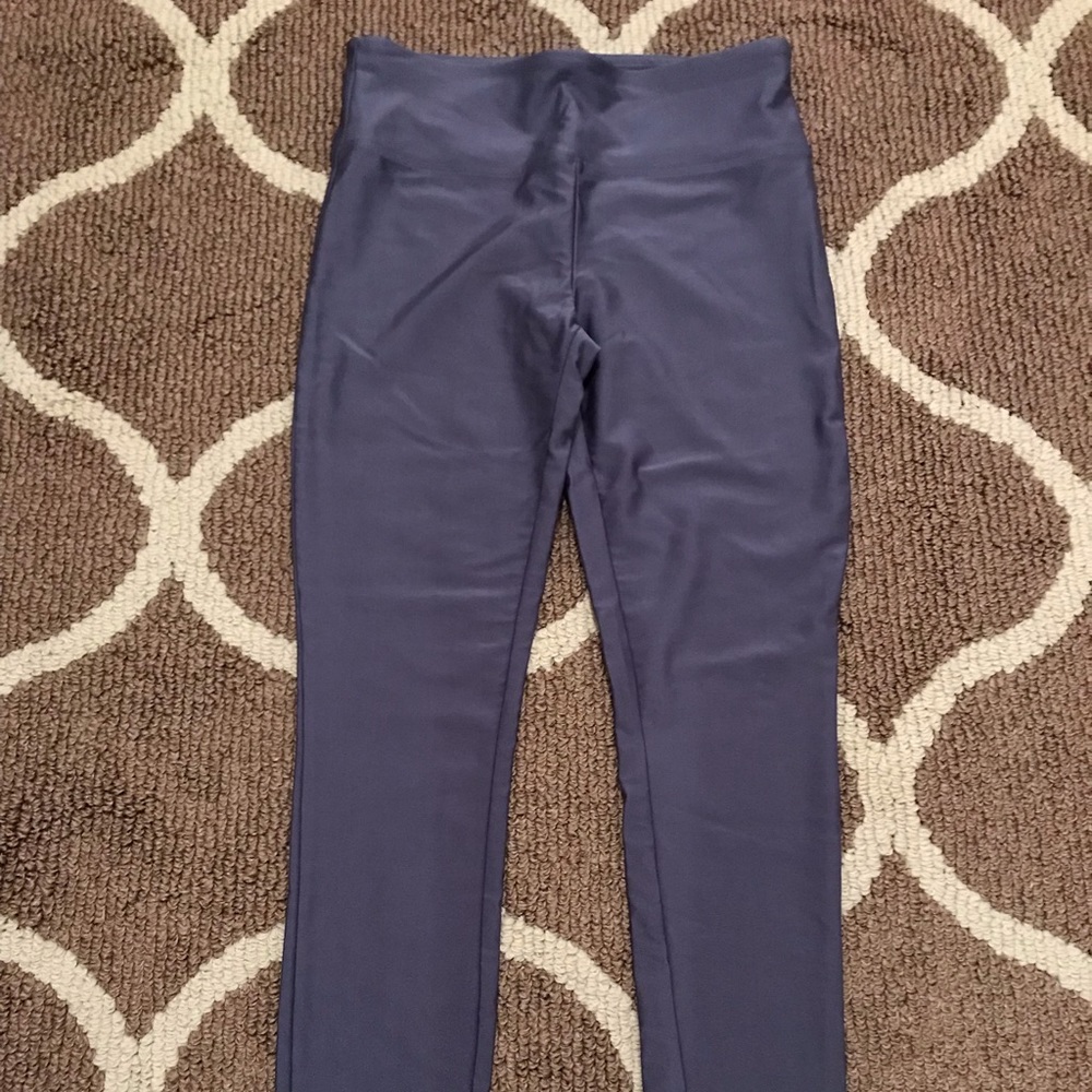 💙🩶FOREVER 21 - METALLIC STYLE LEGGINGS - Picture 2 of 4